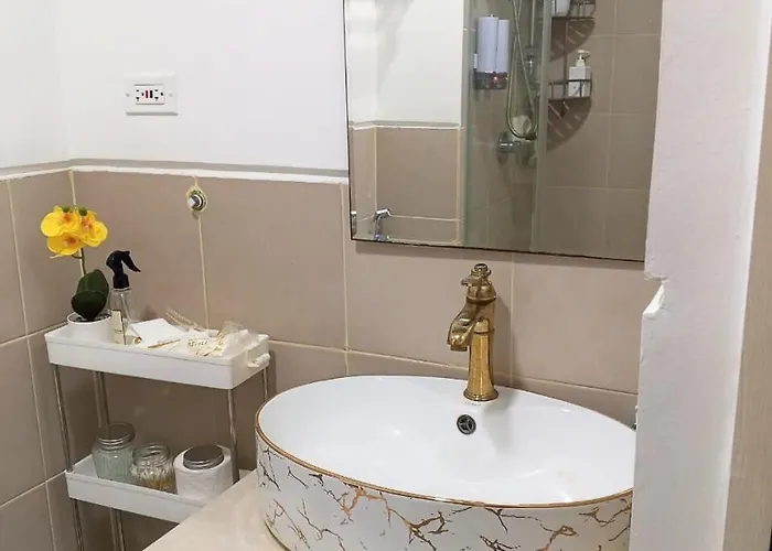 Haute Haven - 1br With Balcony 4*