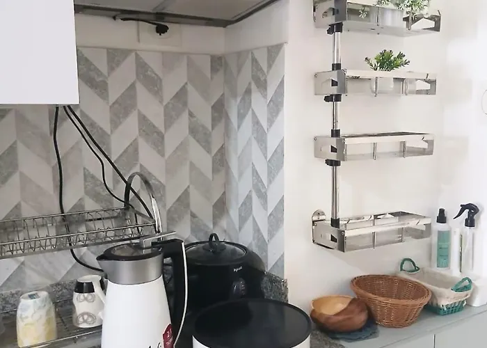 Haute Haven - 1br With Balcony 4*